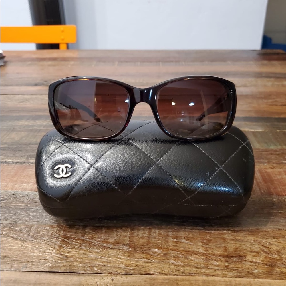 CHANEL Sunglasses